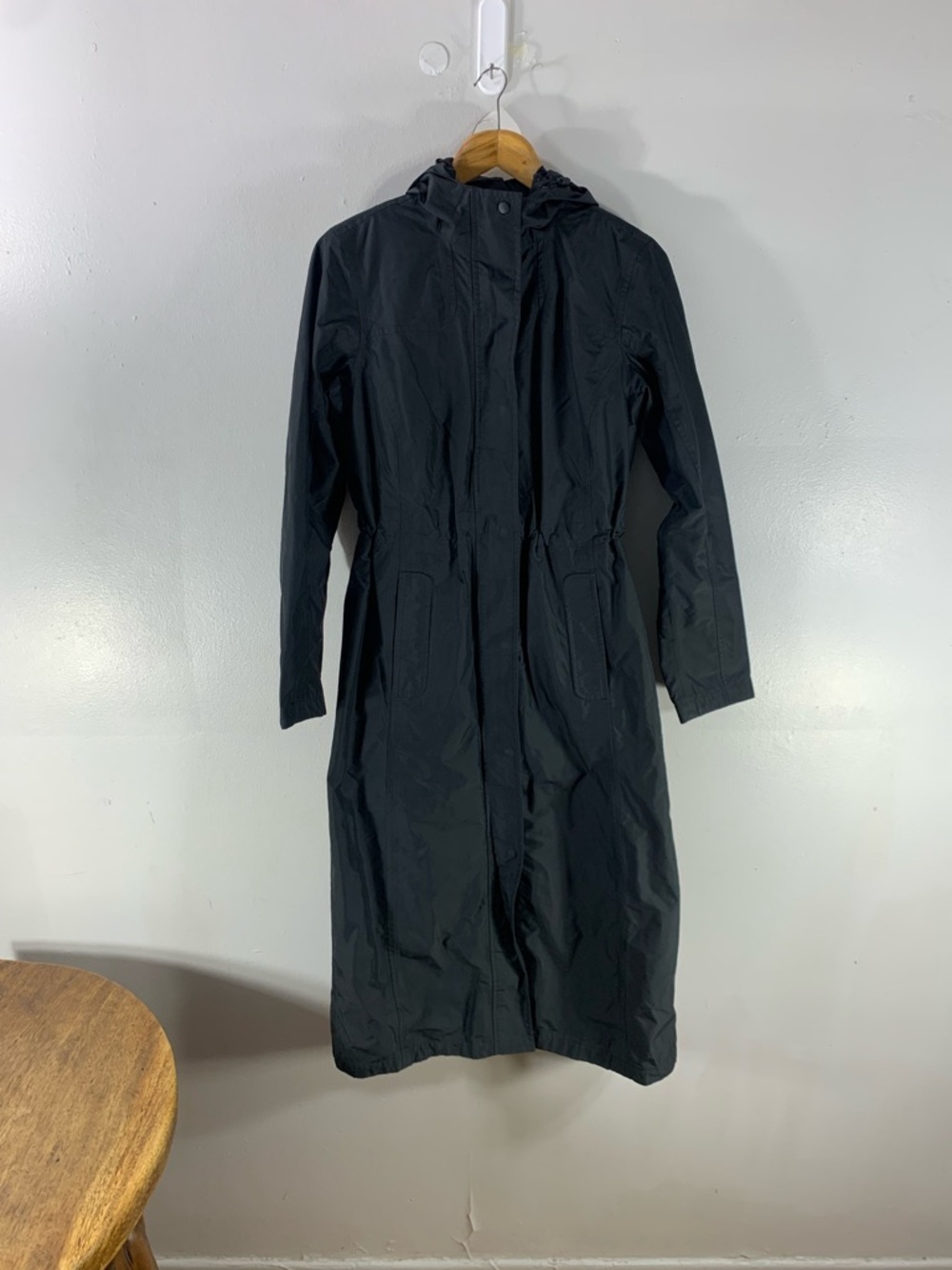L.L..BEAN womens hooded raincoat xs black long lightweight jacket cinch waist